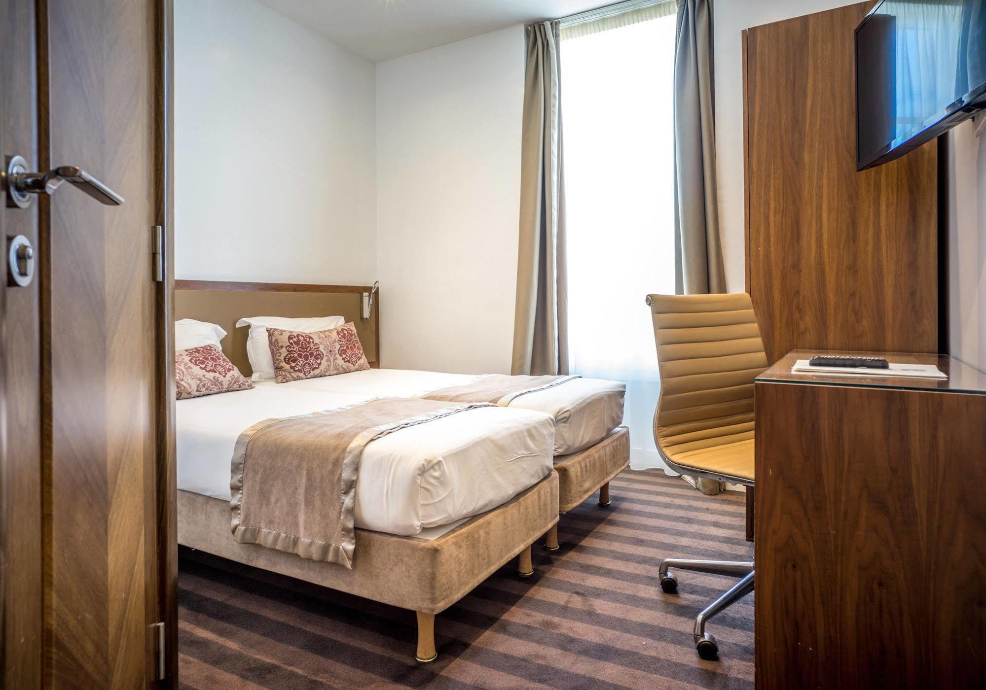 Art Hotel Congres Париж Экстерьер фото