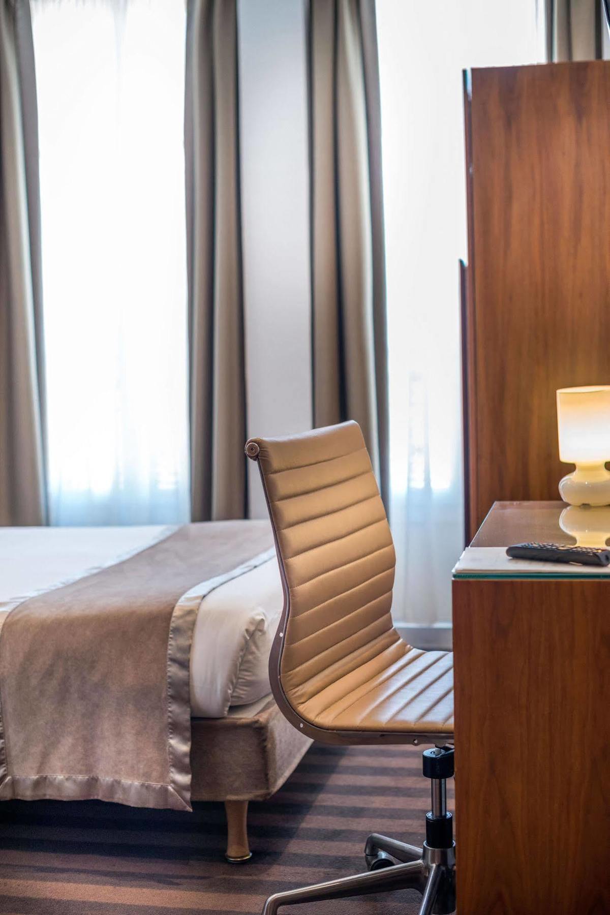 Art Hotel Congres Париж Экстерьер фото